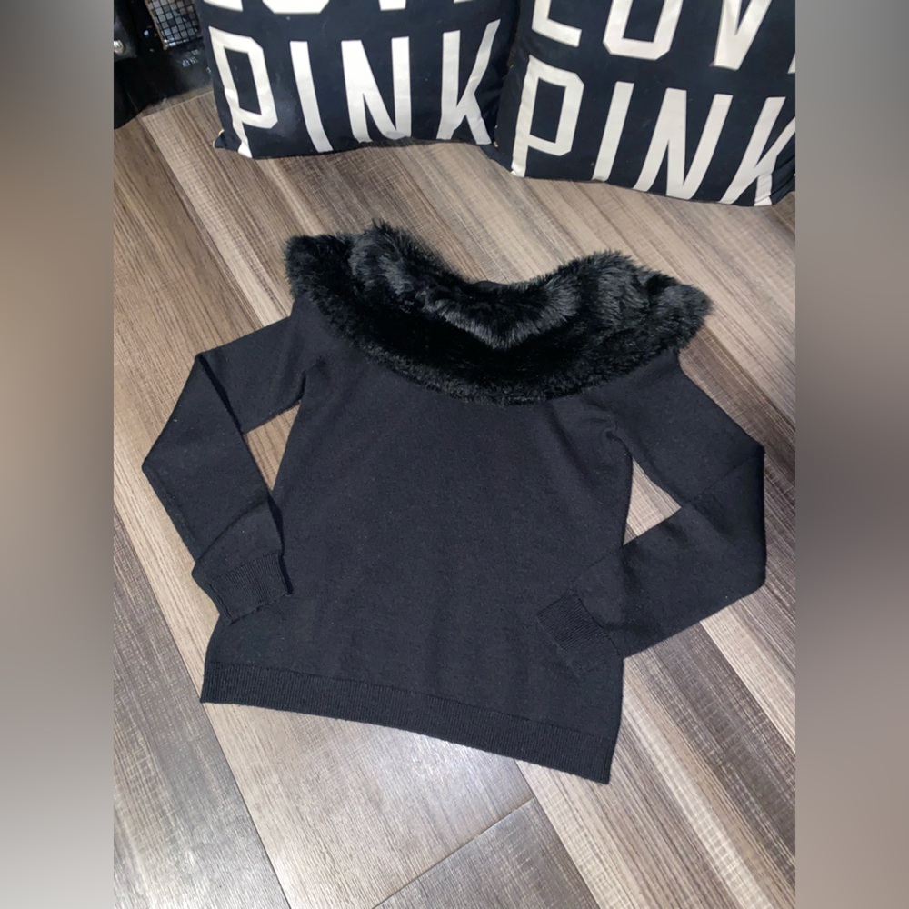 Anne Klein Black Sweater with Faux Fur Trim - Picture 2 of 9